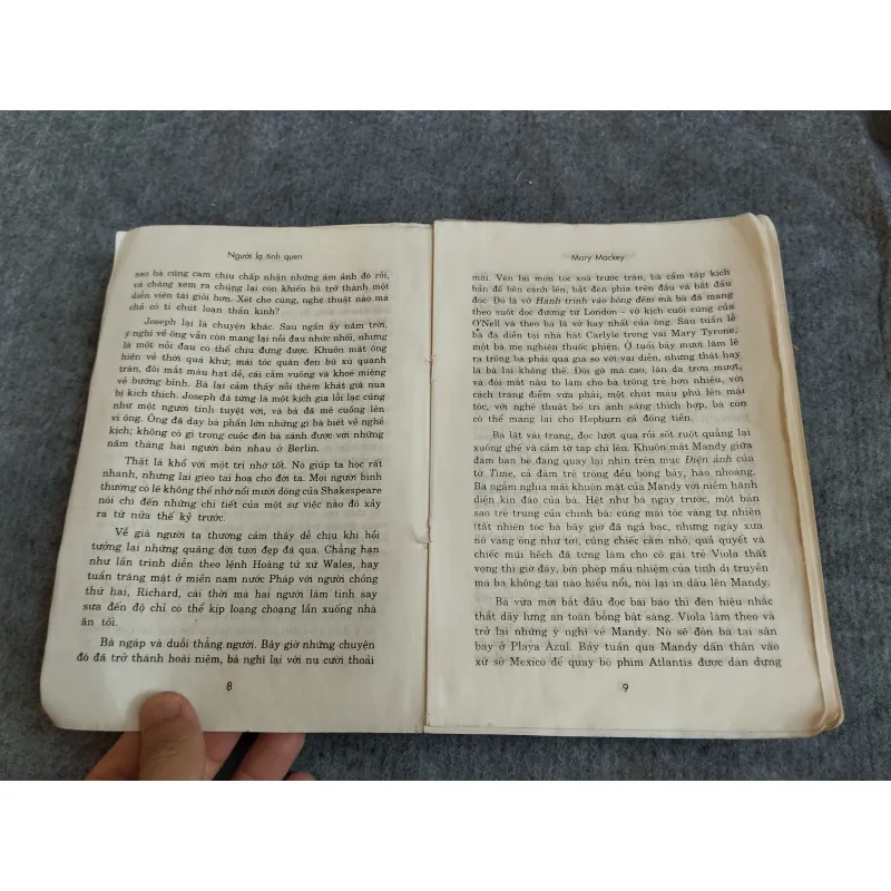 NGƯỜI LẠ TÌNH QUEN - MARY MACKEY 574658