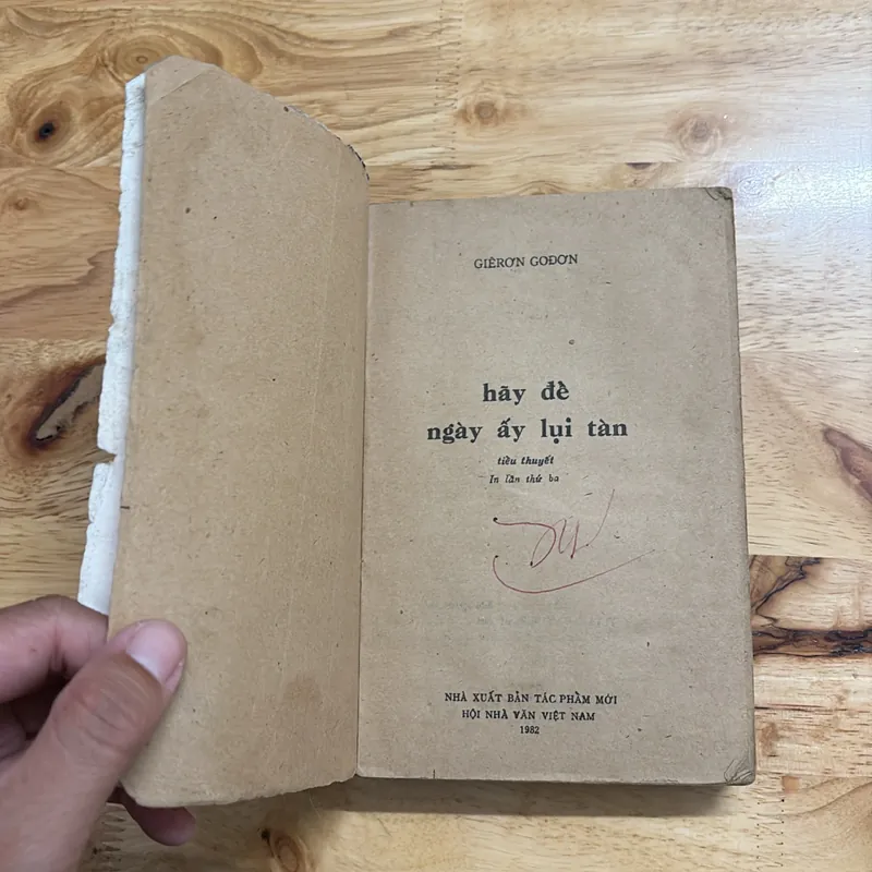 II Sách Xưa: Hãy Để Ngày Ấy Lụi Tàn - GIÊRƠN GOĐƠN - 1982 680695