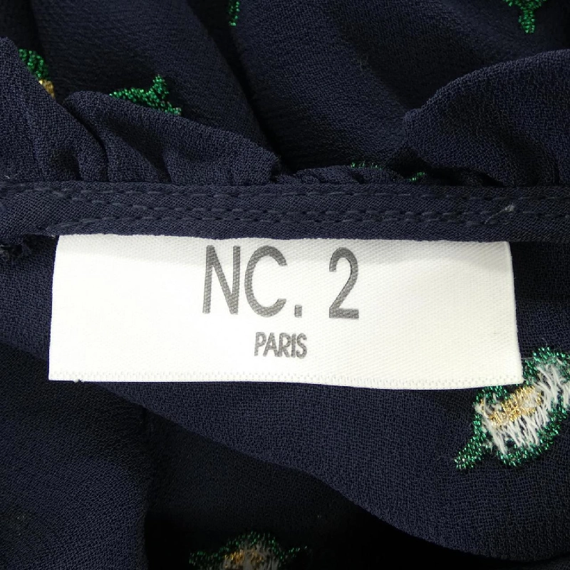 NC2 Top - Hàng hiệu Authentic 823055