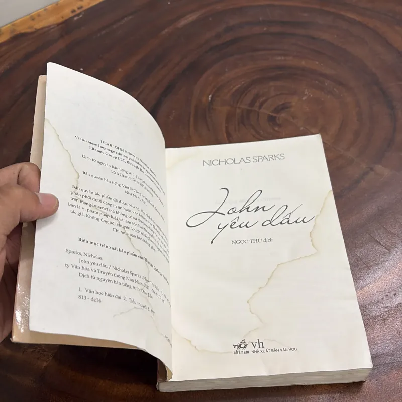 [Có Vết Ẩm Đã Khô] - II John Yêu Dấu - NICHOLAS SPARKS - 2011 977275