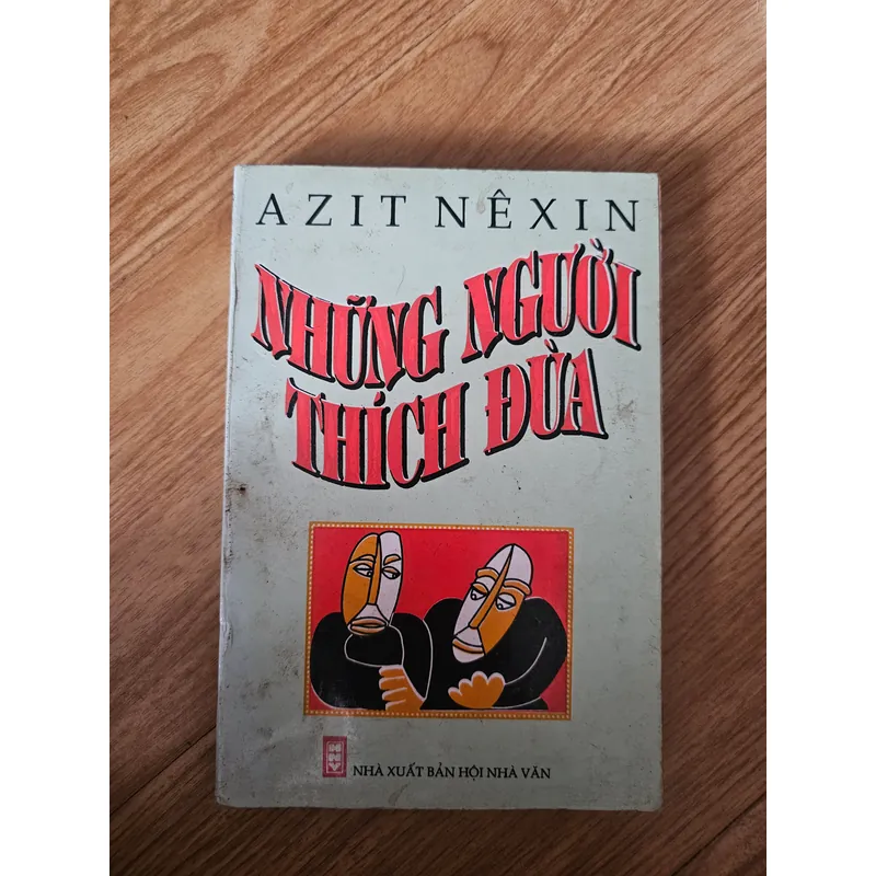 Những người thích đùa
 703754