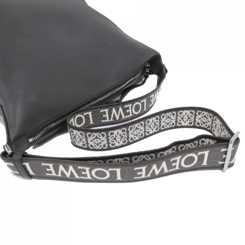 Túi đeo chéo Loewe Cubi B906K70X13 608470