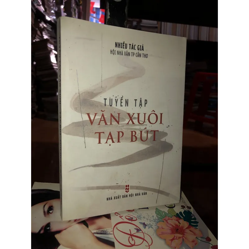 Tuyển tập văn xuôi tạp bút 1028208