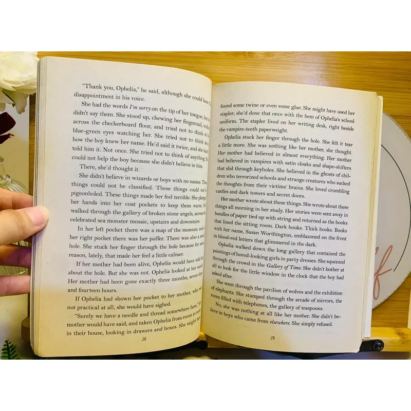 [Sách tiếng Anh 2hand] Like new 90% -  ❄️ Ophelia and the Marvelous Boy – Karen Foxlee 💫 701655