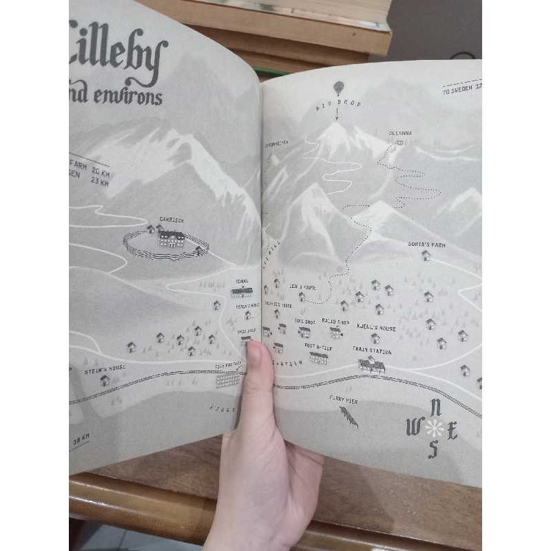 Shadow on the mountain - Margi Preus 507128