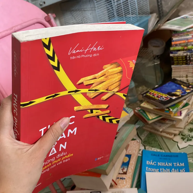 Thực Phẩm Bẩn - Những Điều Ngành Thực Phẩm Không Nói Với Bạn" của tác giả Vani Hari 800500