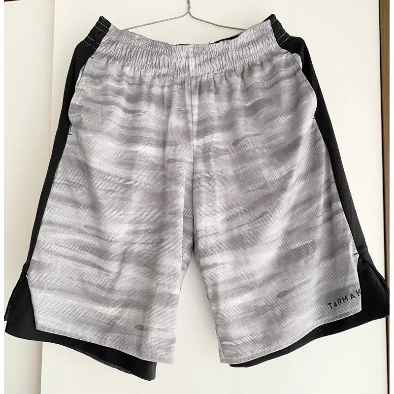 99%***QUẦN BÓNG RỔ DECATHLON* MẶC ĐƯỢC 2 MẶT XÁM - ĐEN* SIZE S* 591547