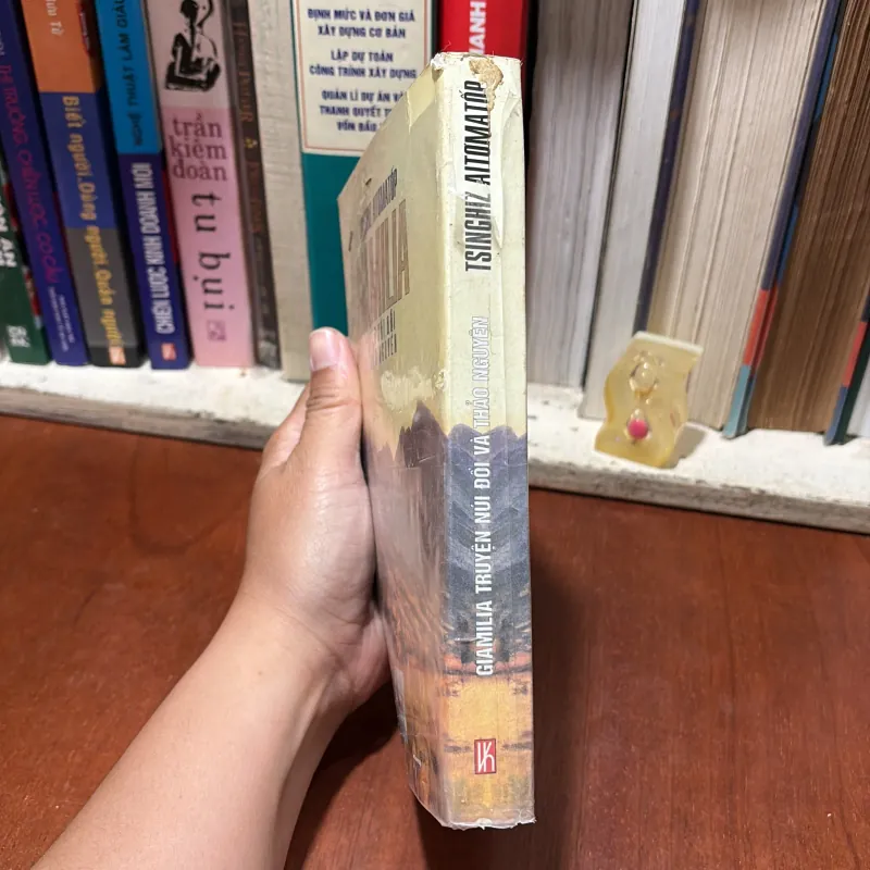 I Văn Học Nước Ngoài: GIAMILIA _ Chuyện Núi Đồi Và Thảo Nguyên - TSINGHIZ AITƠMATỐP - 2001 781598