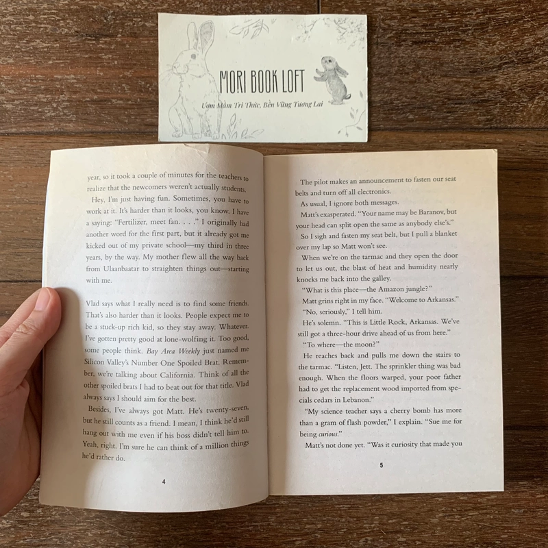 Sách ngoại văn Unplugged – Gordon Korman, Used, trình độ B1 498804