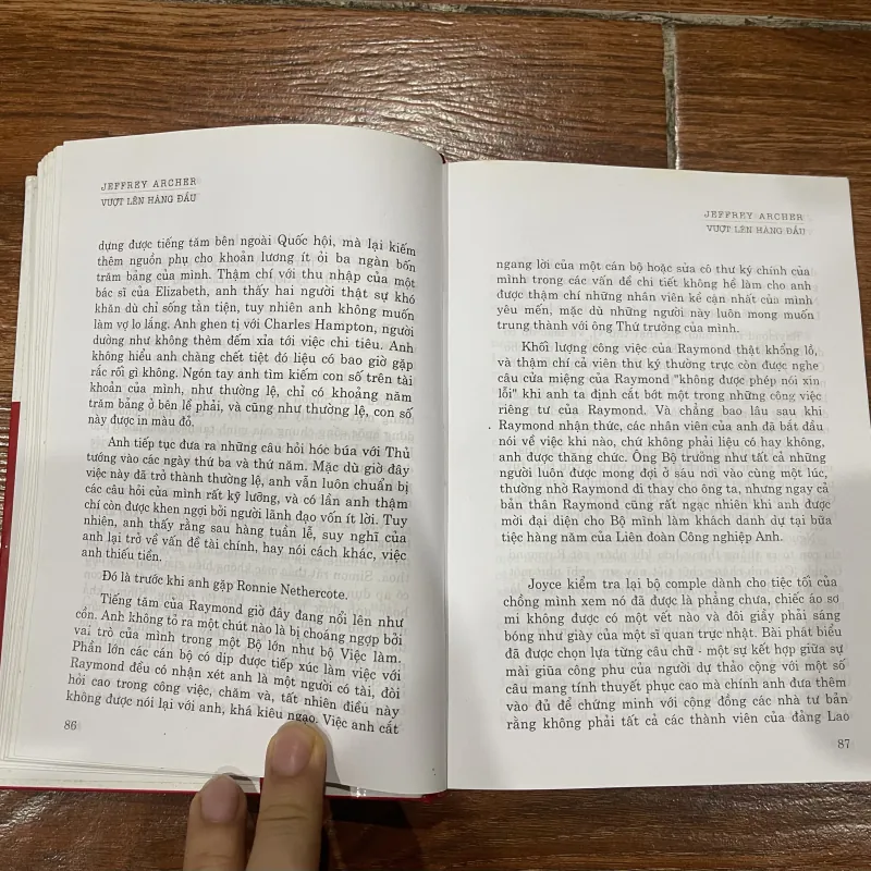 Vượt Lên Hàng Đầu - JEFFREY ARCHER (9) 956891