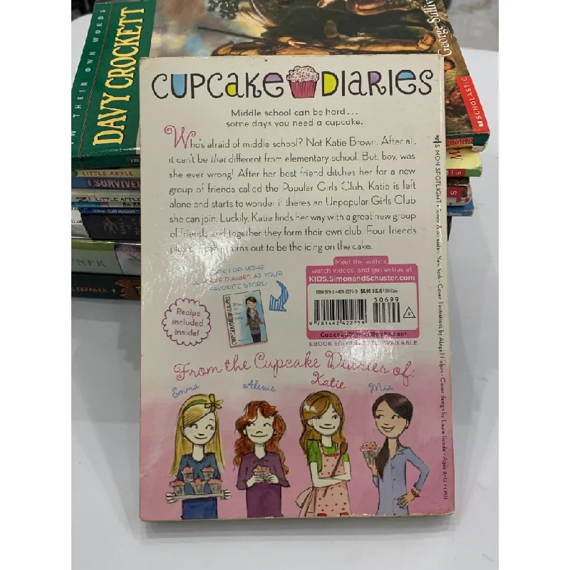 Cupcake Diaries: Katie and the Cupcake Cure – Coco Simon 559575