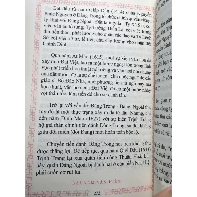 SÁCH ĐẠI NAM VĂN HIẾN 737045