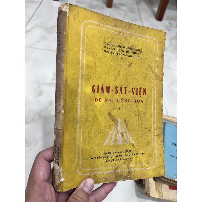 Giám sát viện đệ nhị công hoà - Trần Đại Khâm 789453