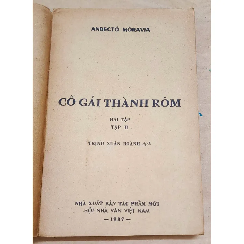 Trọn bộ 2 tập tiểu thuyết CÔ GÁI THÀNH ROME (Alberto Moravia) 729303