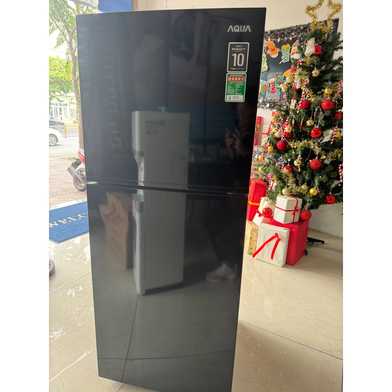 Aqua Refrigerator + Black Color + genuine warranty + new/original use less than 4 month 332165