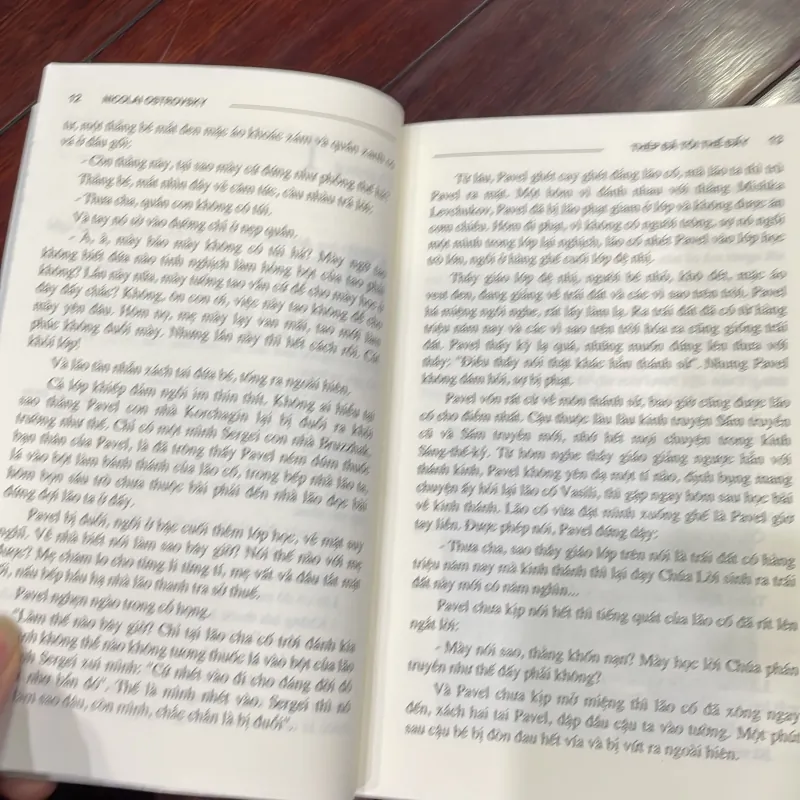 Thép đã tôi thế đấy by Nicolai A. ostrovsky - văn học tiểu thuyết kinh điển  1041524