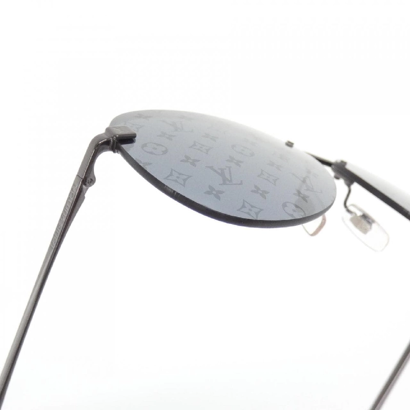 Kính mát Louis Vuitton Clockwise Z1019E 624296