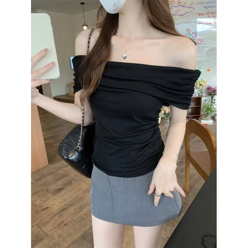 Áo bẹc vai size M còn mới. Chất thun gân dày đẹp 478932
