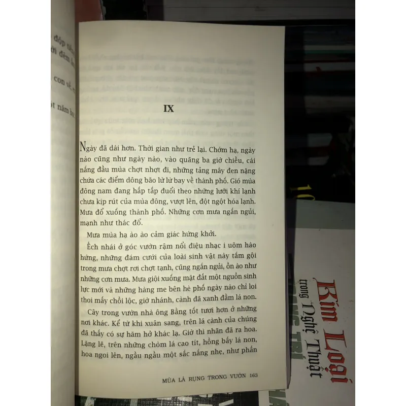 Mùa lá rụng trong vườn - Ma Văn Kháng 1001835