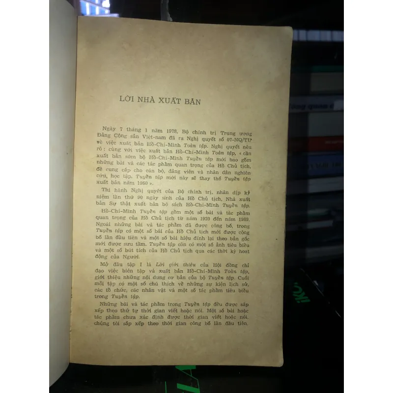 Hồ Chí Minh tuyển tập  796832
