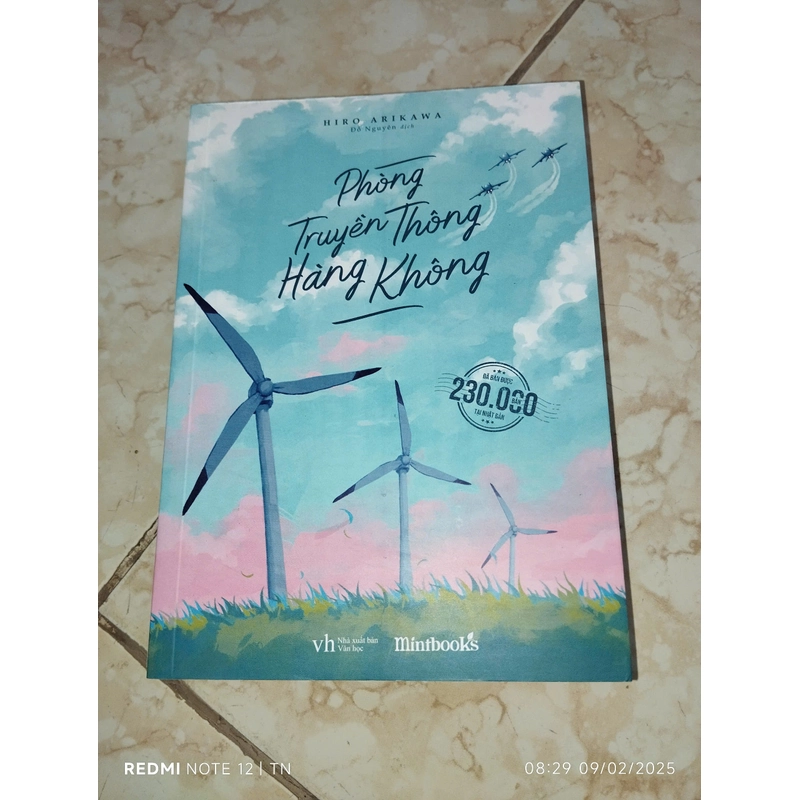 Sách Phòng truyền thông hàng không - Hiro Arikawa 382080