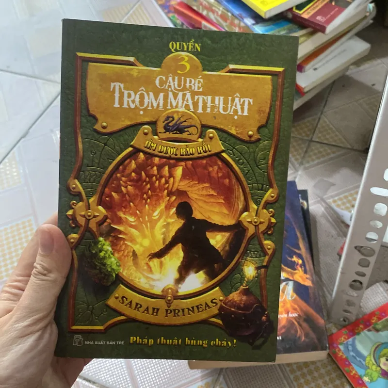 Cậu bé trộm ma thuật quyển 3 736328