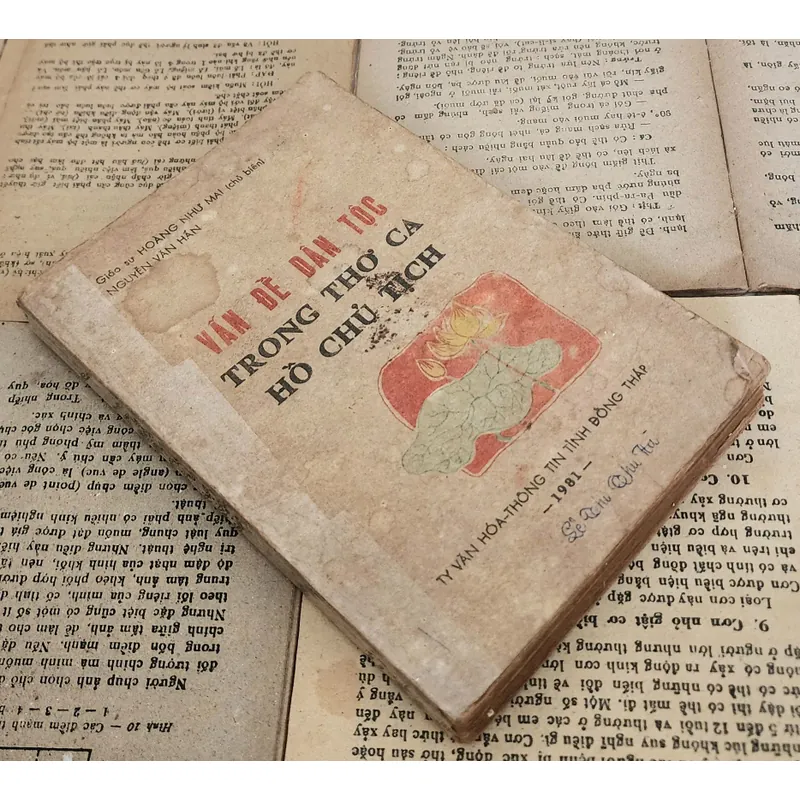 Vấn đề dân tộc trong thơ ca Hồ chủ tịch - Giáo sư Hoàng Như Mai chủ biên 708026