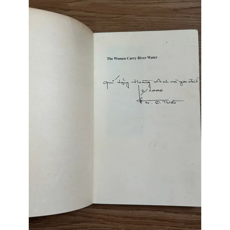 The Women Carry River Water - Nguyen Quang Thieu (Có chữ ký tác giả, song ngữ) 785165