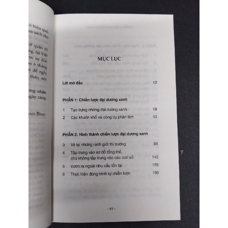 Chiến lược đại dương xanh mới 80% ố bẩn 2016 HCM1008 W. Chan Kim - Reenee Mauborgne MARKETING KINH DOANH 922675