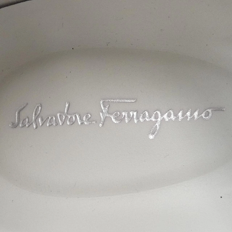 【Khuyến mãi】Giày thể thao SALVATORE FERRAGAMO 664391