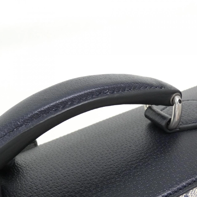 Gucci GUCCI SAVOY 700375 9C2SF Túi đựng đồ 614507