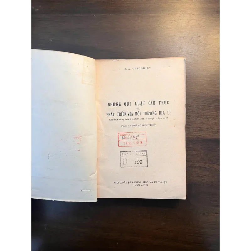 📖 Những qui luật cấu trúc và phát triển của môi trường địa lý (xb 1972) 565181