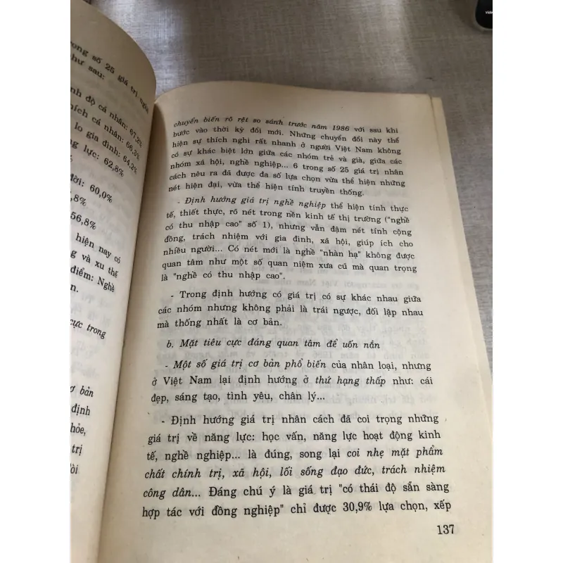 Vấn đề con người trong sự nghiệp công nghiệp hoá, hiện đại hoá 780967