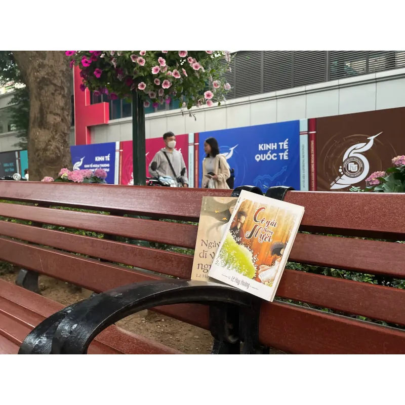 Combo 2 cuốn của Lê Huy Hoàng: "Cô gái tháng Mười" & "Ngày dĩ vãng ngủ yên" 796616