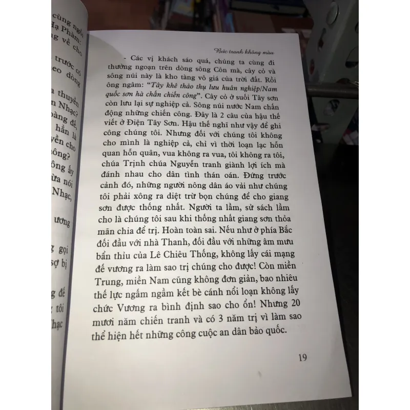 Bức tranh không màu - Nhật Hồng  1009485