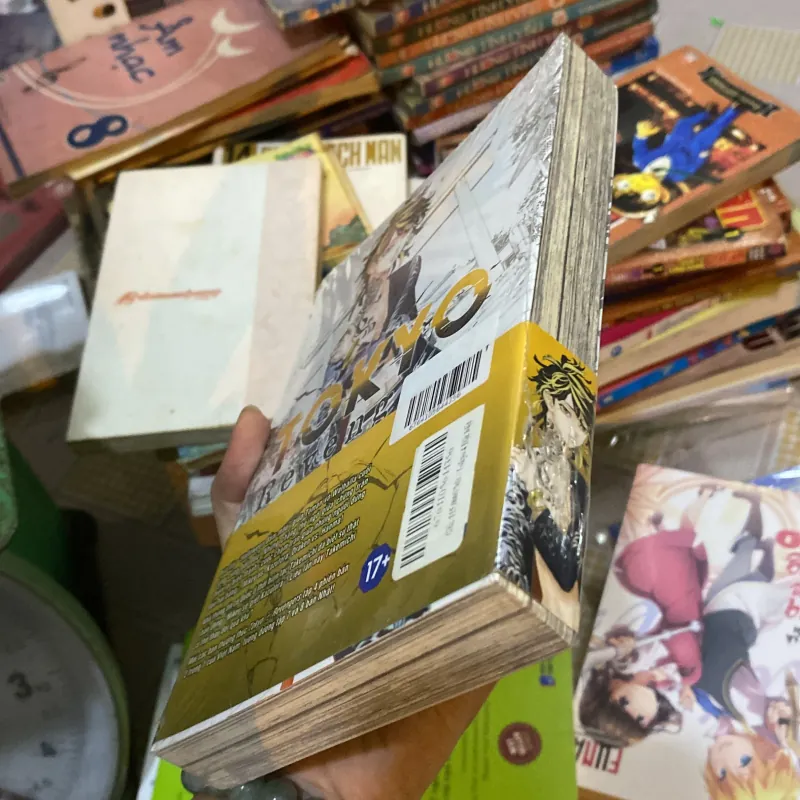 tập 4 của bộ truyện tranh Tokyo Revengers 1034496