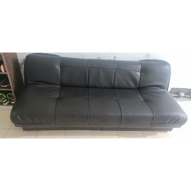 Bộ sofa của UMA: 1 ghế sofa giường 1,8m+1 bàn gỗ sồi 60cmx60cm+2 đôn 40cmx40cm 6267