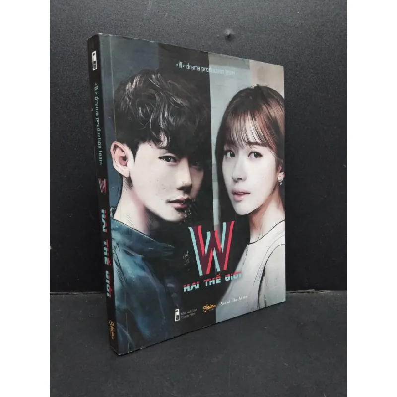 [Sách Cũ SCGR] W hai thế giới mới 70% ố ẩm 2018 HCM1008 VĂN HỌC 675903