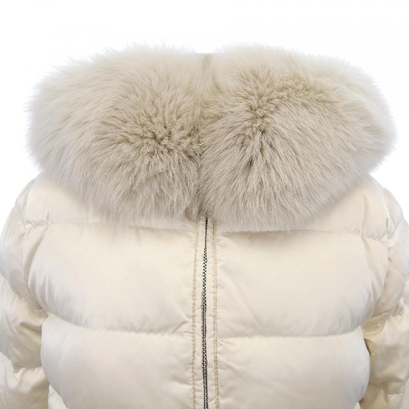 Áo khoác lông vũ PRADA với logo hình tam giác 28G060 R152 R0K - Hàng hiệu Chính hãng 817878