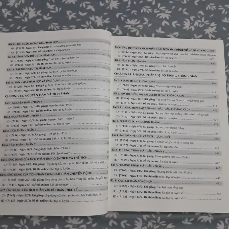 Sách ôn thi đánh giá năng lực - Tổng ôn Toán học và xử lý số liệu 697257