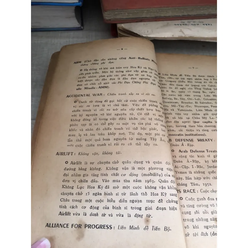 Danh từ và thành ngữ thông dụng báo chí Anh Mỹ 1001018