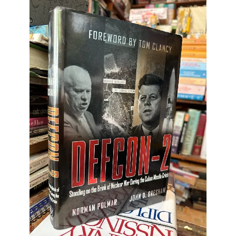 Defcon 2 - Norman Polmar & John D.Gresham 597251