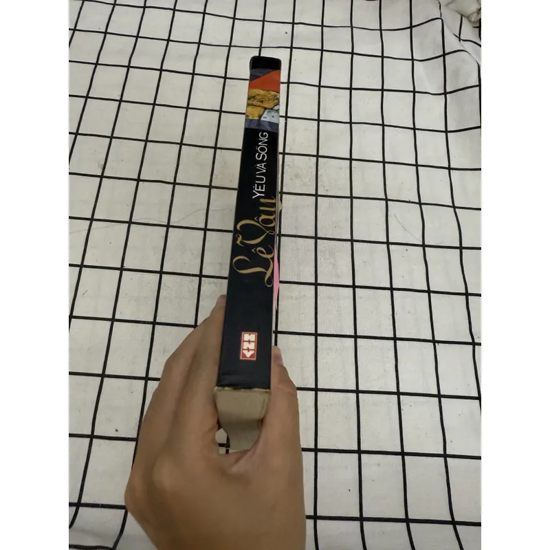 Lê Vân yêu và sống  597421