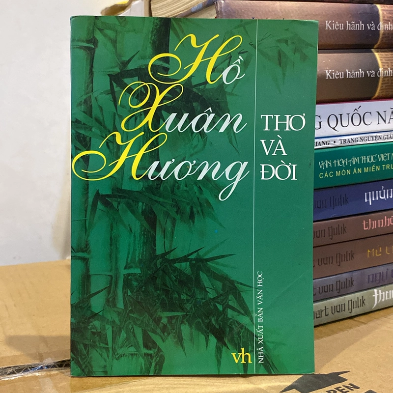 HỒ XUÂN HƯƠNG, THƠ VÀ ĐỜI (XB 2003) 521642