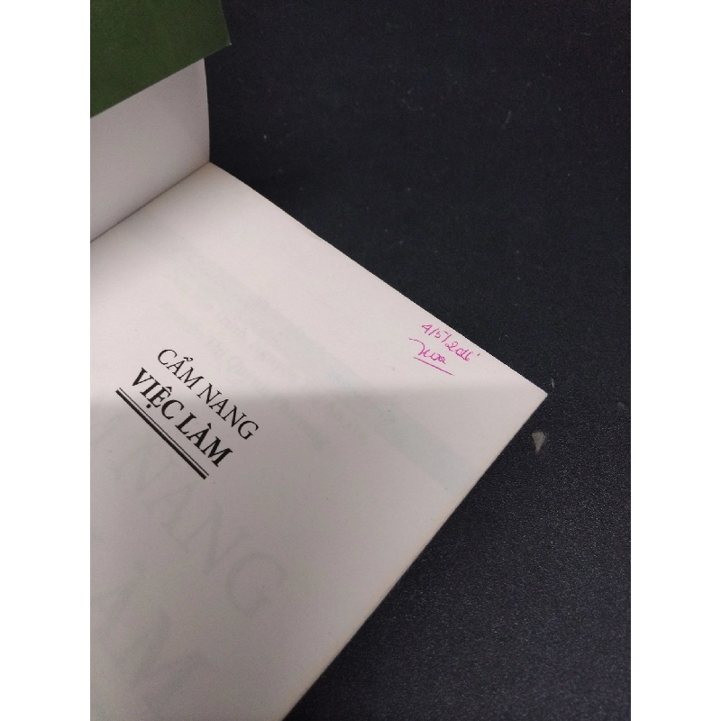 Cẩm nang việc làm Tiêu Yến Trinh - Nguyễn Thị An Hà - Nguyễn Thị Quỳnh Phương mới 80% ố có chữ ký trang đầu 2016 HCM.ASB1309 917075