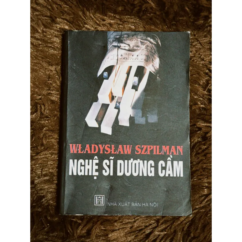 Nghệ sĩ dương cầm (chữ ký dịch giả) 698298