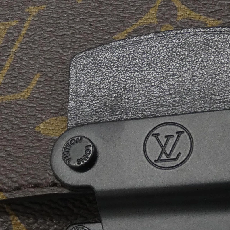 Túi đeo vai Louis Vuitton Monogram Macassar S-Lock Vertical Wearable Wallet M81522 608721