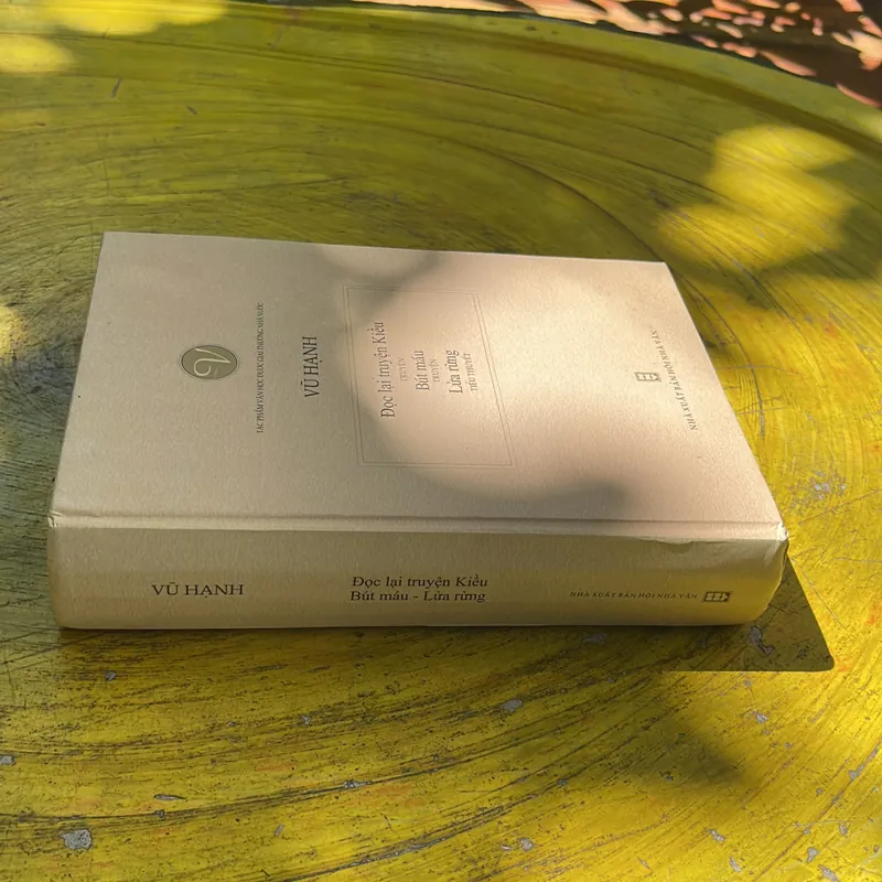 TÁC PHẨM VĂN HỌC ĐƯỢC GIẢI THƯỞNG NHÀ NƯỚC - VŨ HẠNH- ĐỌC LỊ TRUYỆN KIỀU- BÚT MÁU- LỬA R 735864