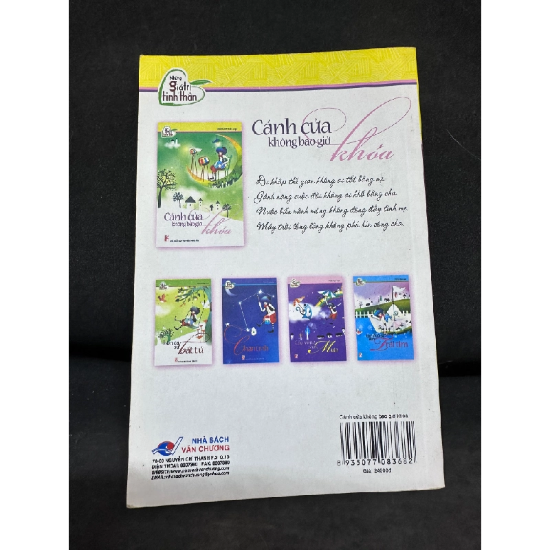 Cánh Cửa Không Bao Giờ Khóa, Hoàng Mai, Mới 70% (Ố Vàng), 2010 SBM2407 347337