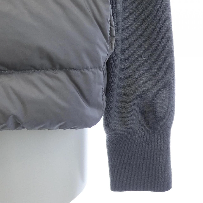 Moncler MONCLER 20939B00030 Áo khoác lông 626863